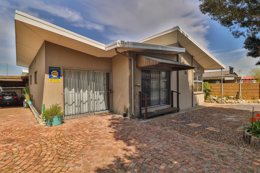 4 Bedroom Property for Sale in Parow North Western Cape